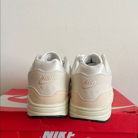 Nike Air Max 1 Sail/Guava Ice USA Women Size 11/UK 8.5/EU 43(DZ2628-111) - Picture 7 of 11